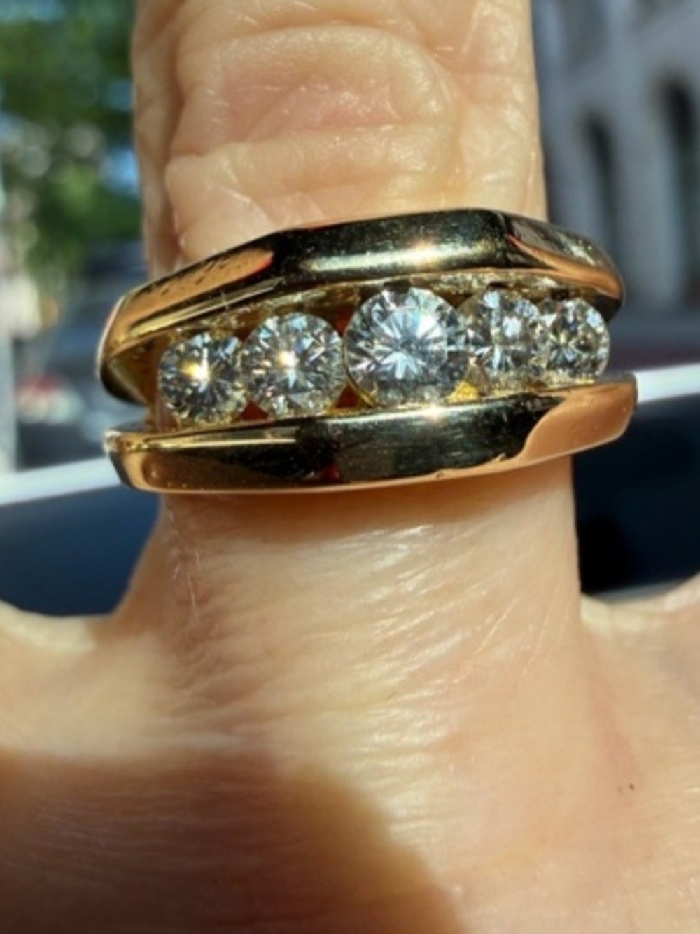 14kt Gold Band Ring with 1.5 Carats Round Diamond Stones